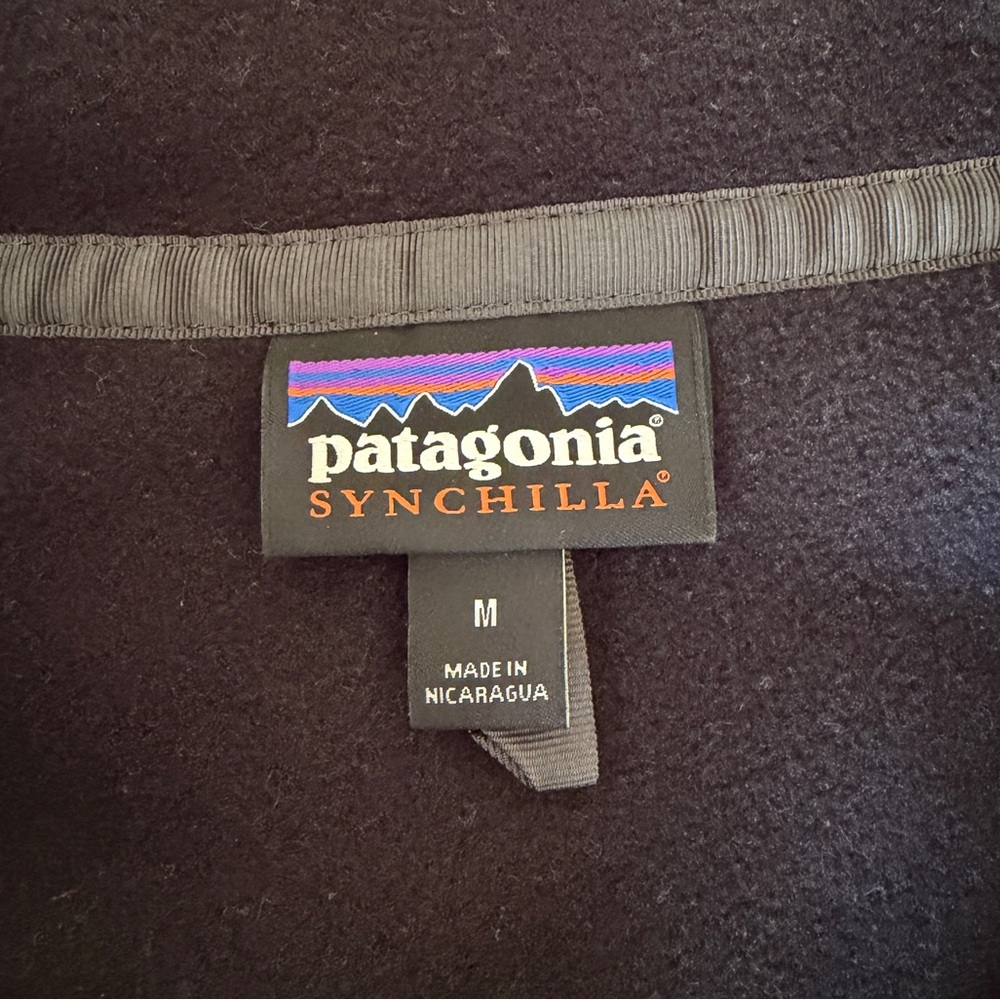 Patagonia Lightweight Synchilla Snap-T Fleece Pullover in Black. Size Medium - Picture 5 of 8